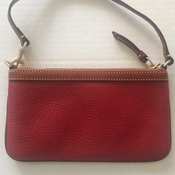 ❤️Dooney Bourke red pebble leather wristlet ❤️ - Picture 2 of 7